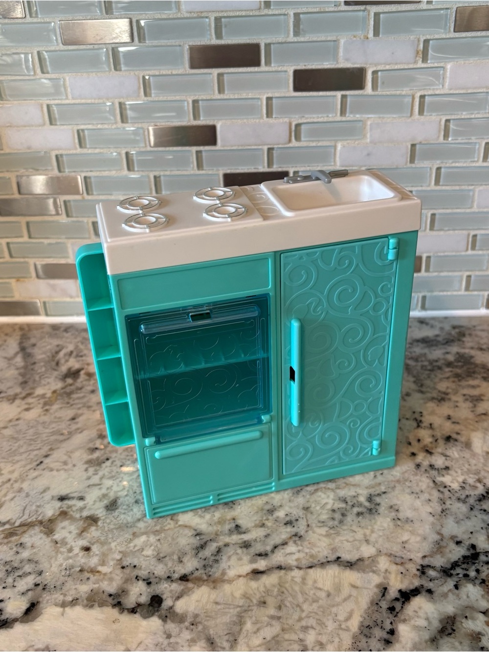 Barbie Glam Vacation House 2013 Kitchen Replacement Part